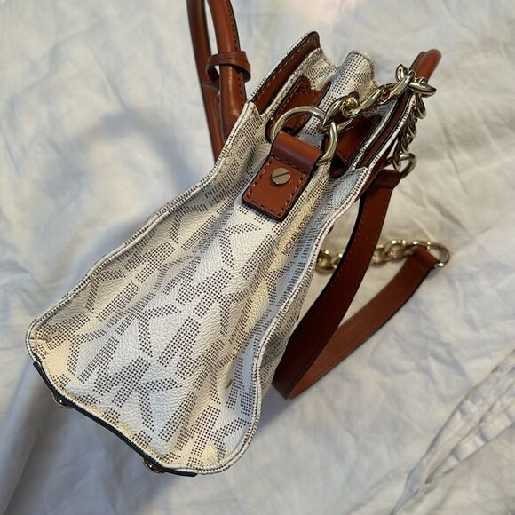 Michael Kors Signature Cream Tan Hamilton Medium - Picture 11 of 16